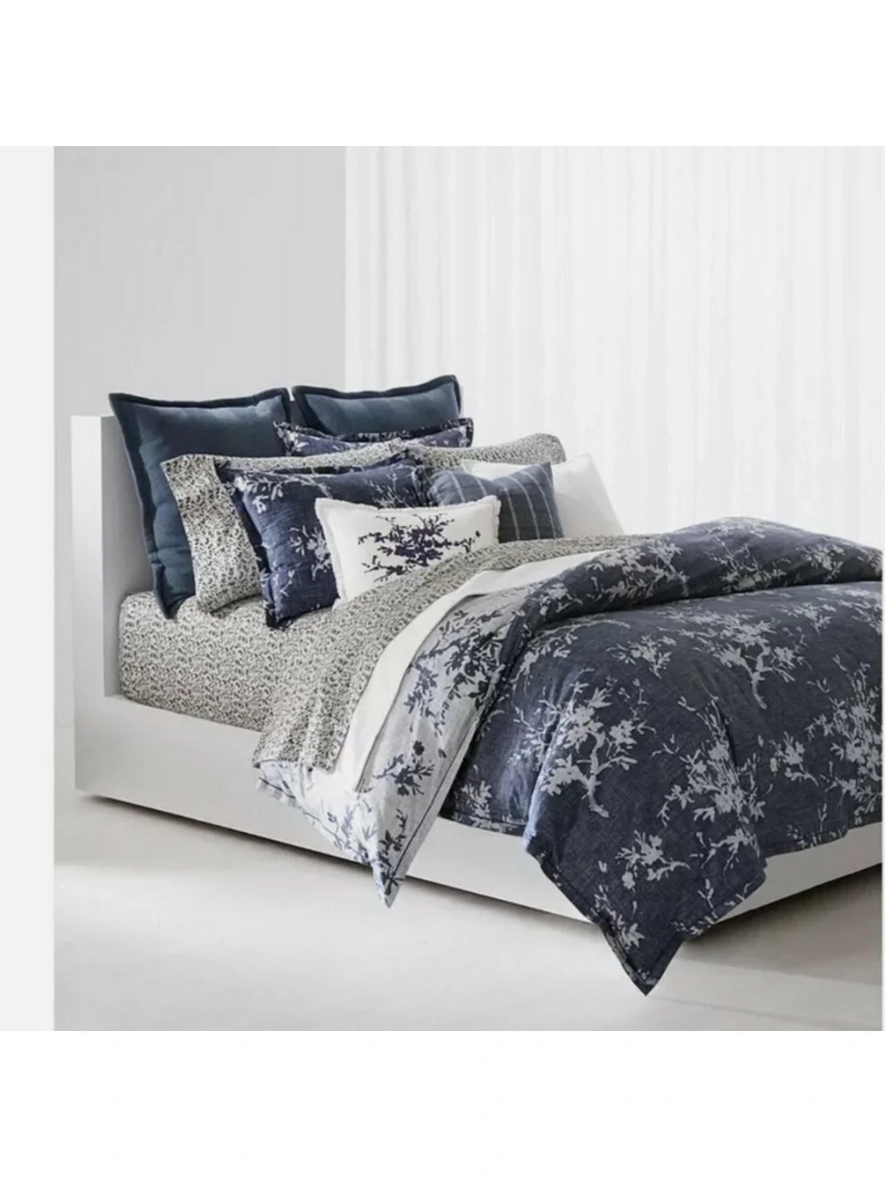 Ralph Lauren Home Eva Floral Reversible 3-Piece King Duvet Cover Set Navy Multi